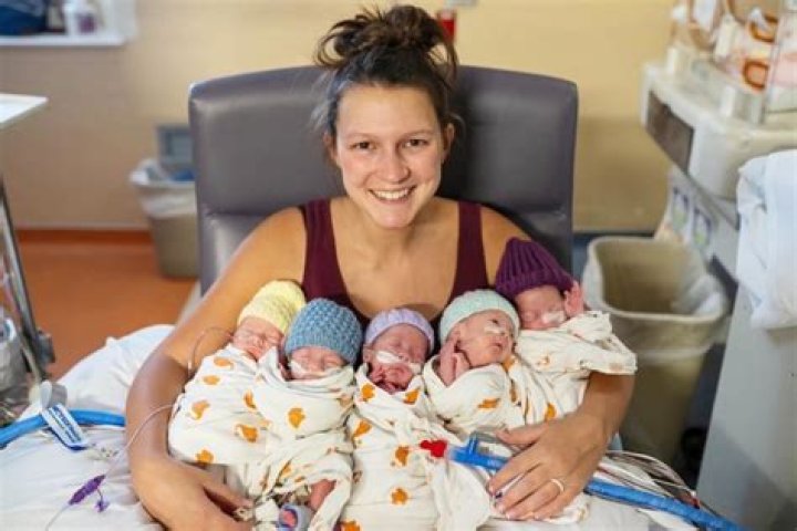 A Supportive Guide In Her Journey As A Mother Of Quintuplets