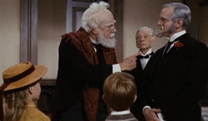 Did Emily Blunt do her own singing in Mary Poppins?