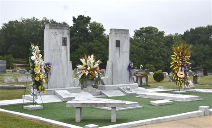 Discoveries From Tammy Wynette's Grave
