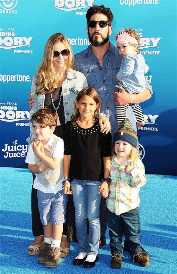 Erin Angle (Jon Bernthal Wife) Wiki, Biography, Age, Height, Weight, Net Worth, Husband, Children