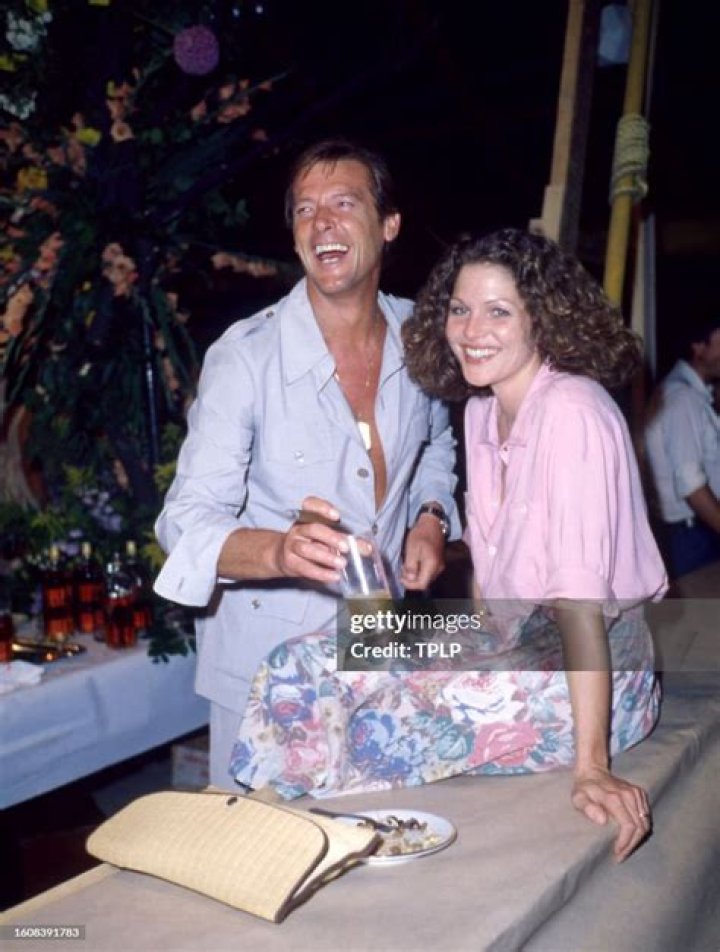 Get To Know Lois Chiles: The Unforgettable Bond Girl