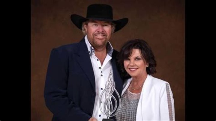 How Long Has Toby Keith Been Married