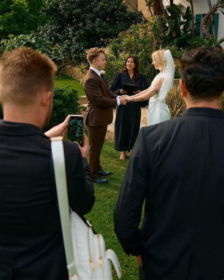 Is Shayne And Courtney Married: The Ultimate Truth Revealed