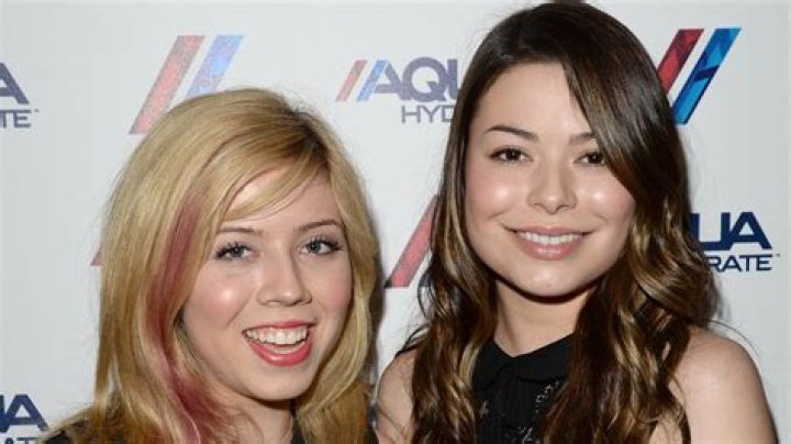 Jennette McCurdy Opens Up About Friendship With Miranda Cosgrove and Why She's Not in the 'iCarly' R