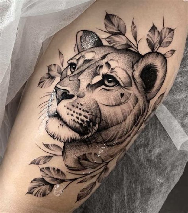 Lala Kents random shoulder tattoo links back to her hometown roots ·