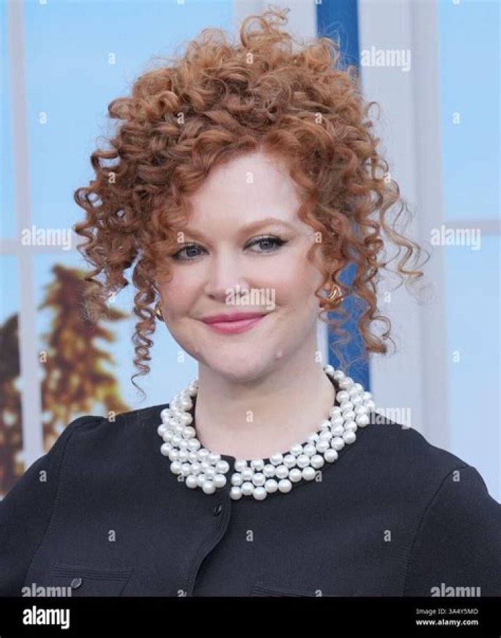 Mary Wiseman Expecting: Baby Bump Unveiled!