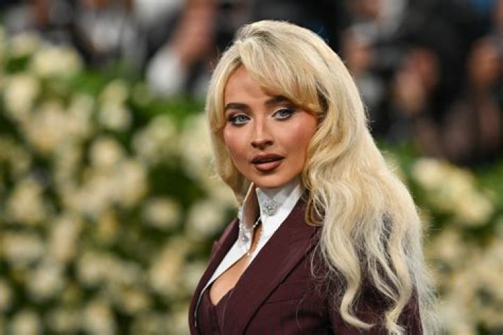 Sabeina Carpenter's Weight: The Surprising Truth