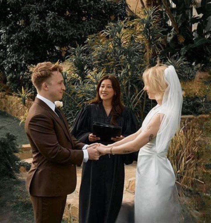 The Ultimate Guide To Shayne And Courtney's Cohabitation