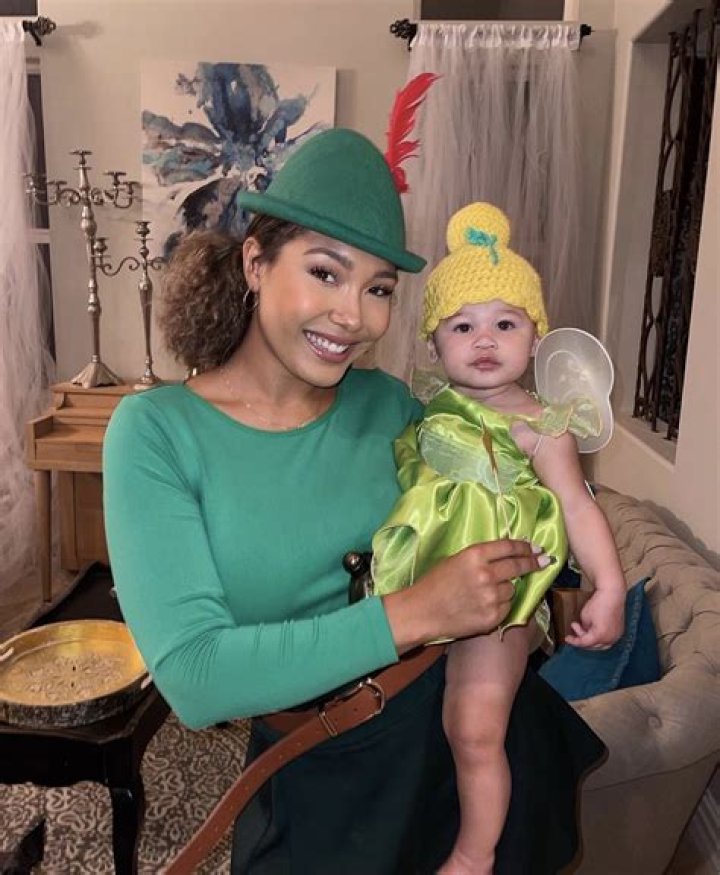 Unveiling The Journey Of Motherhood: Parker McKenna Posey's Daughter
